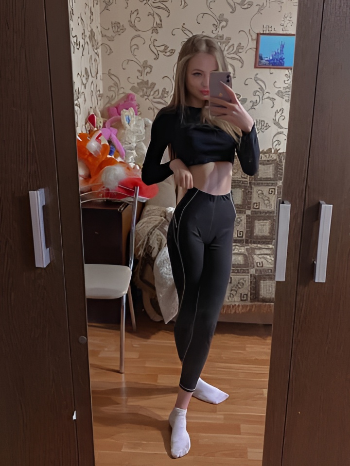 Илона привлекательная девушка из Академгородка цена от 10000 руб