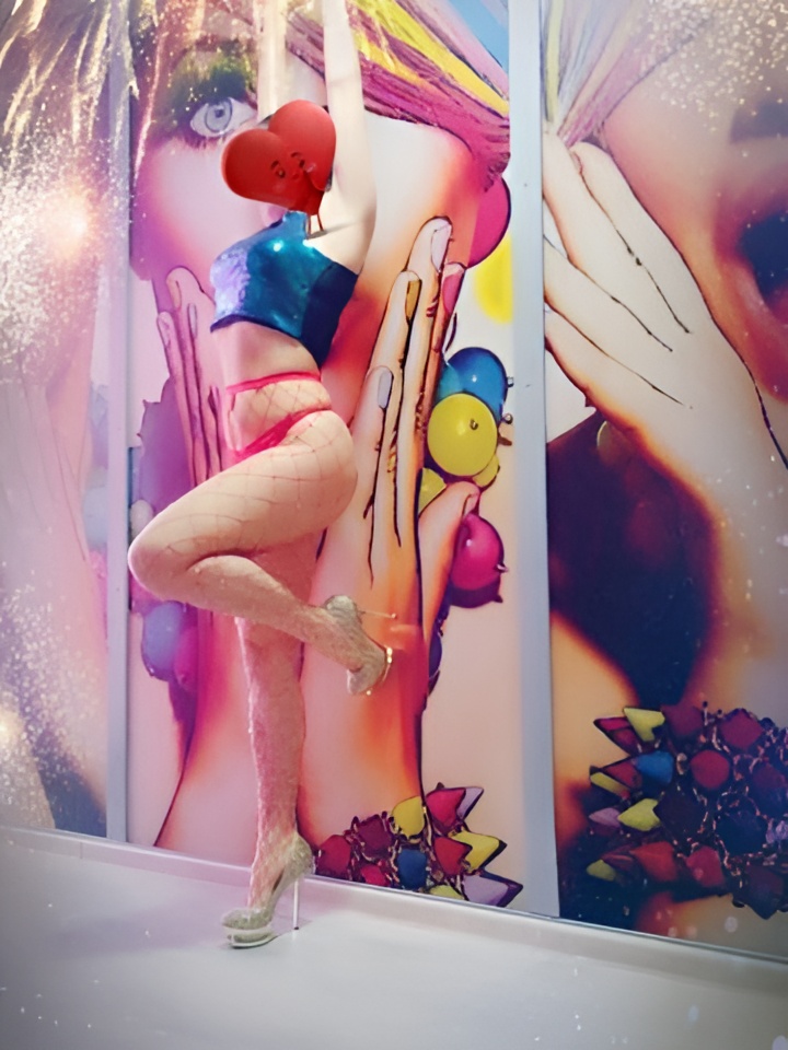 Ксюша привлекательная девушка из Академгородка цена от 3000 руб