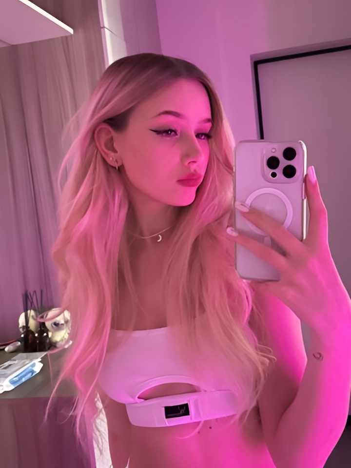 Лолита привлекательная девушка из Академгородка цена от 1500 руб