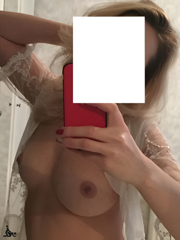 Софа привлекательная девушка из Академгородка цена от 2500 руб