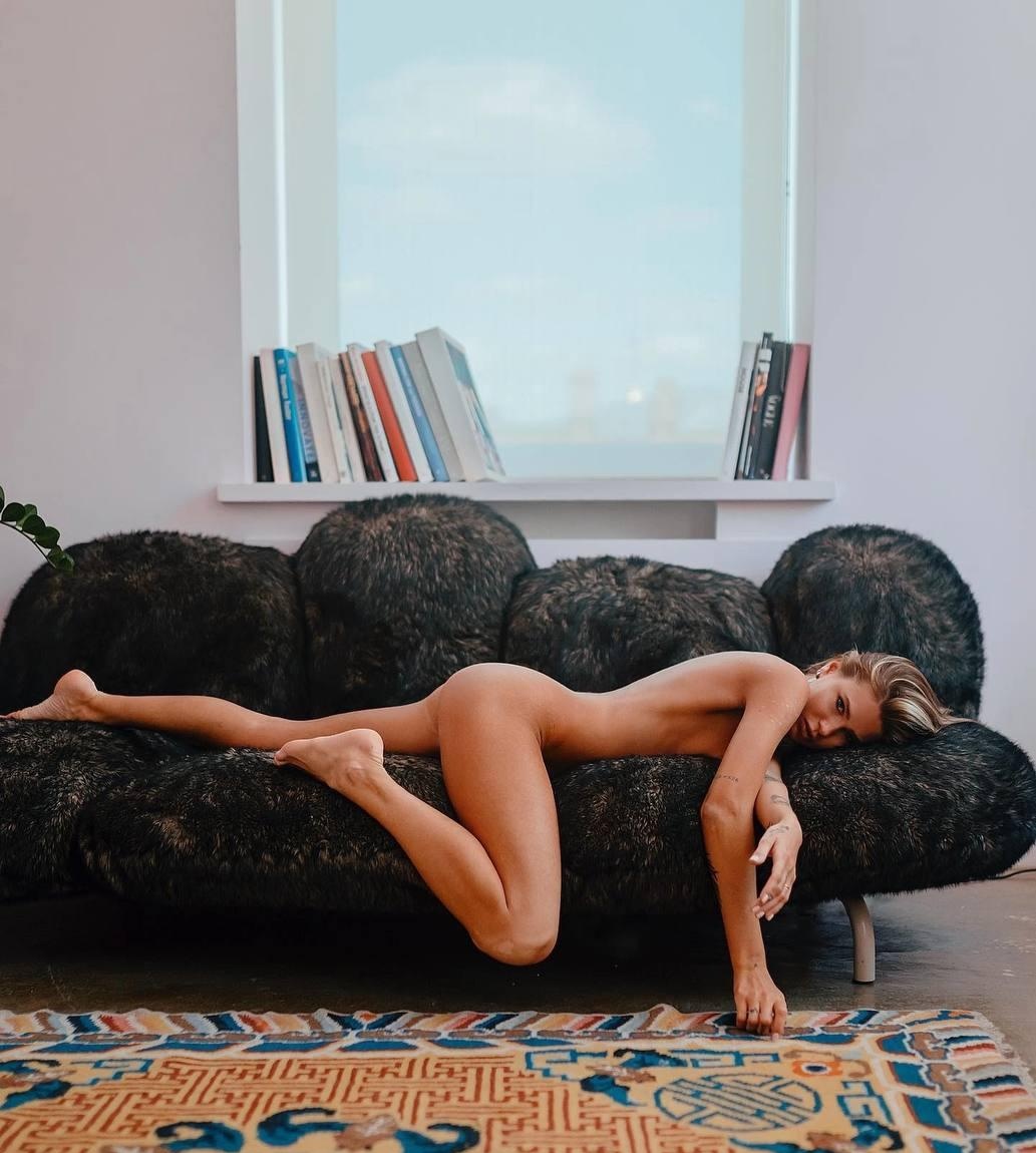 Юлия привлекательная девушка из Академгородка цена от 8000 руб